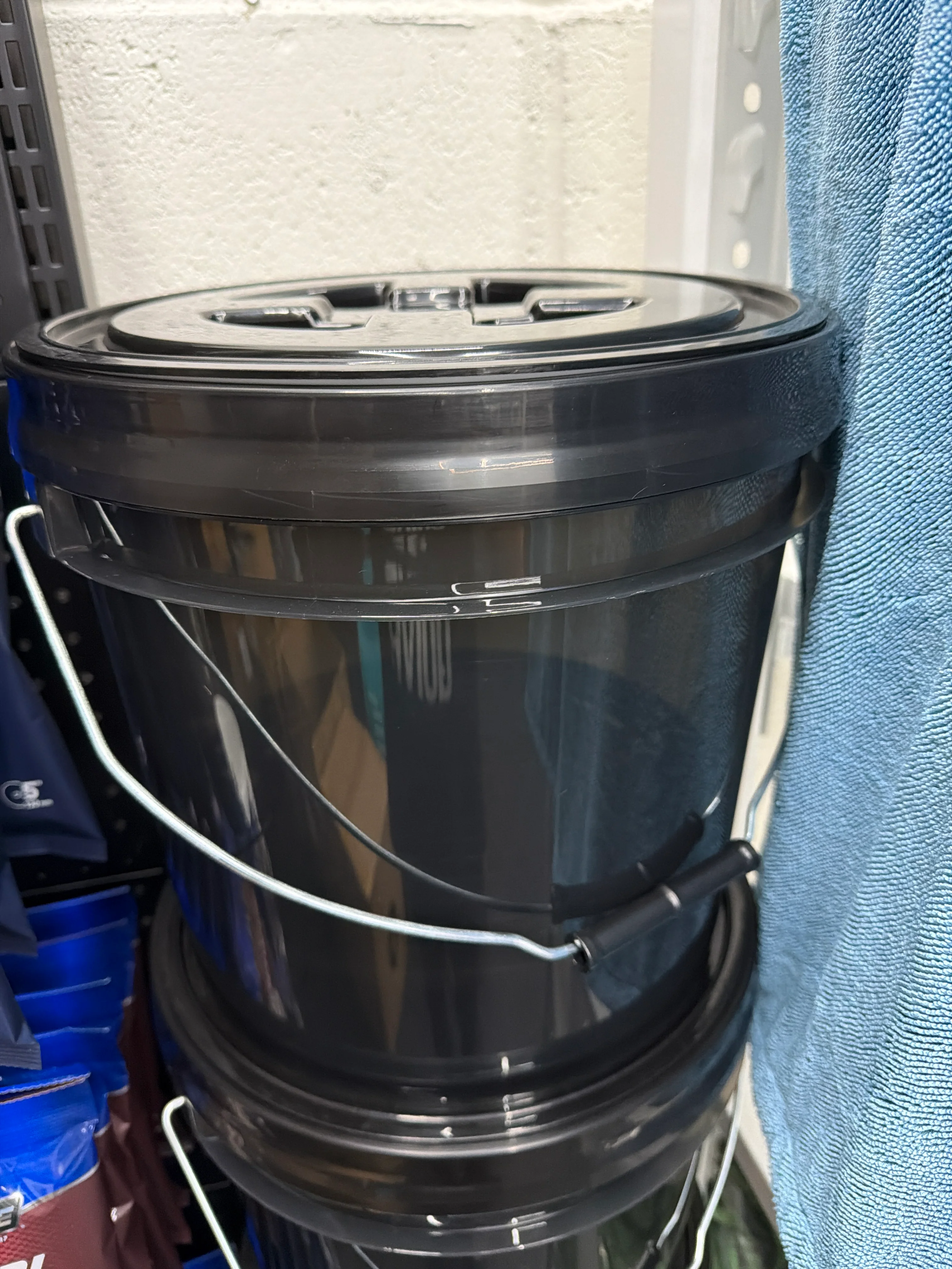 Bucket Kit – 3.5 Gallon with Dirt Catcher & Gamma Seal Lid - Image 4